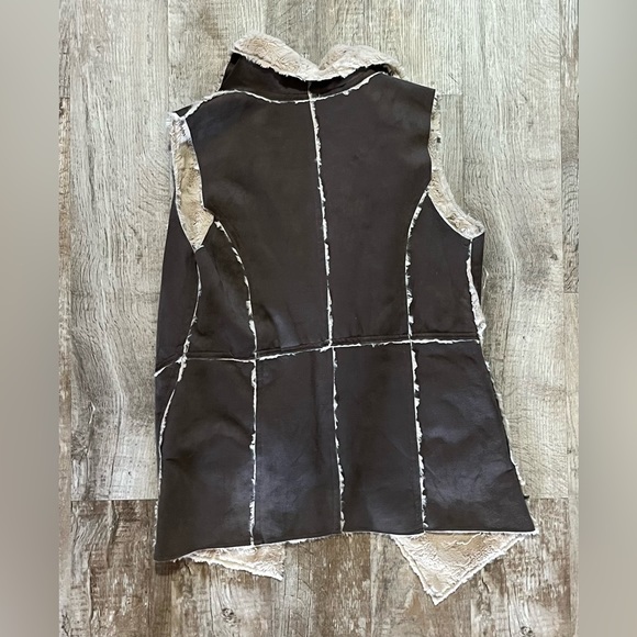 Faux Fur Vest - Picture 2 of 2
